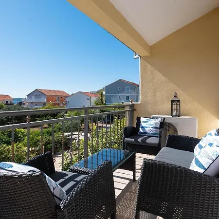 Ferienwohnung Fuer 5 Personen 1 Kind Ca 75 Qm In Stankovic Bei Orebic, Dalmatien Sueddalmatien Apartment